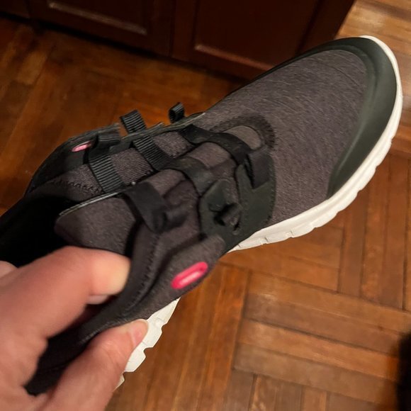 Reebok‎ Memory Tech Sneakers (Size 8 / Gently-Used) - Picture 2 of 11